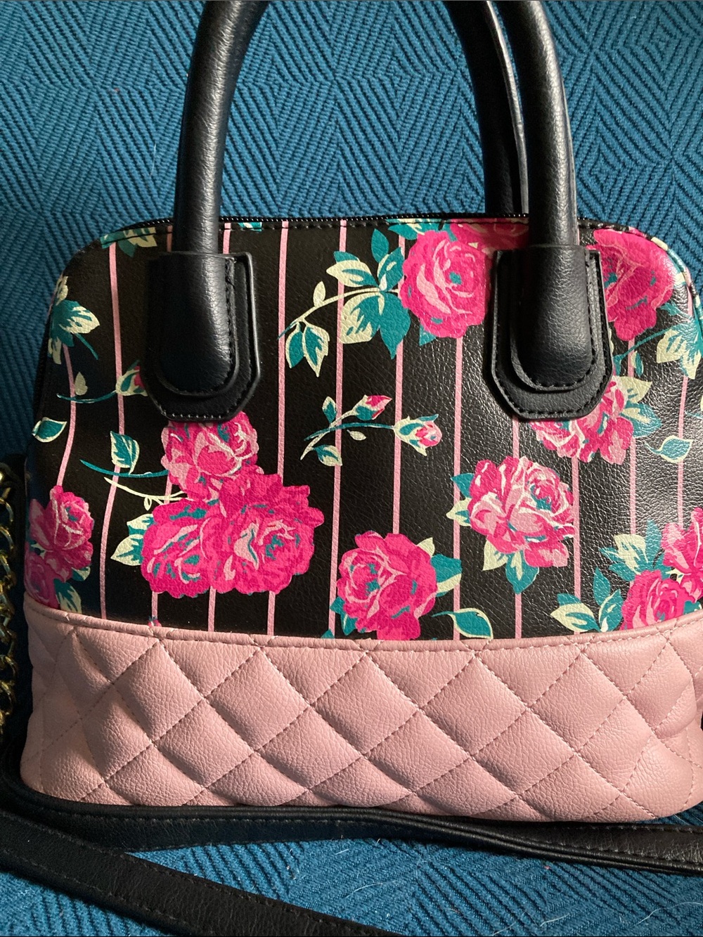 BETSEY JOHNSON black floral & quilted bag - Picture 3 of 9